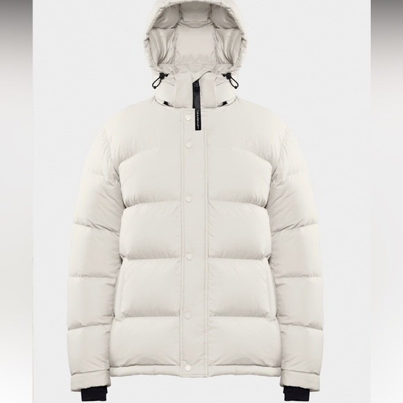 Aritzia Jackets & Blazers - Aritzia Tna THE SUPER PUFF - cliMATTE - in Matte Pearl